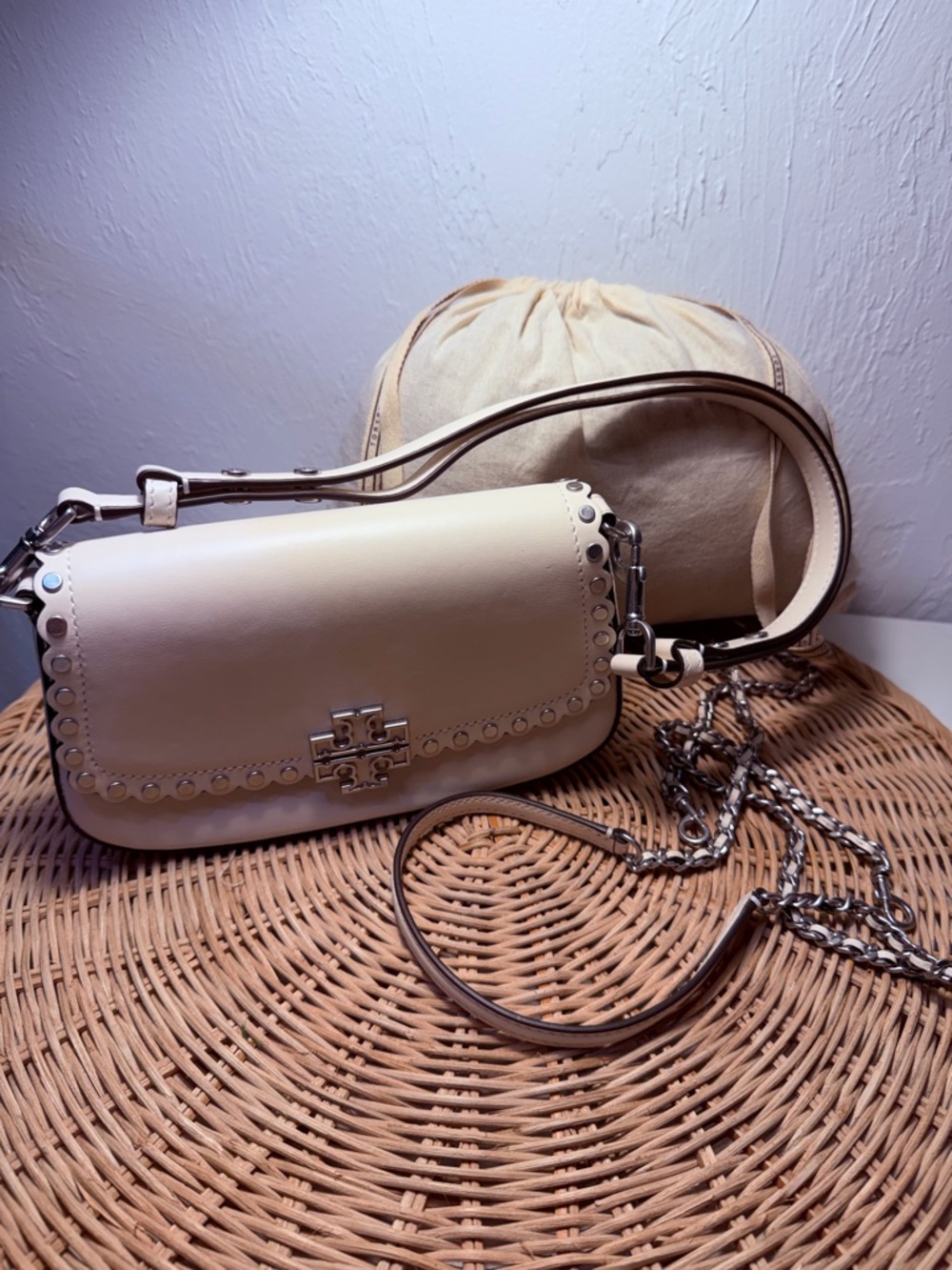 Tory Burch Ivory Leather Shoulder Bag with Chain Strap